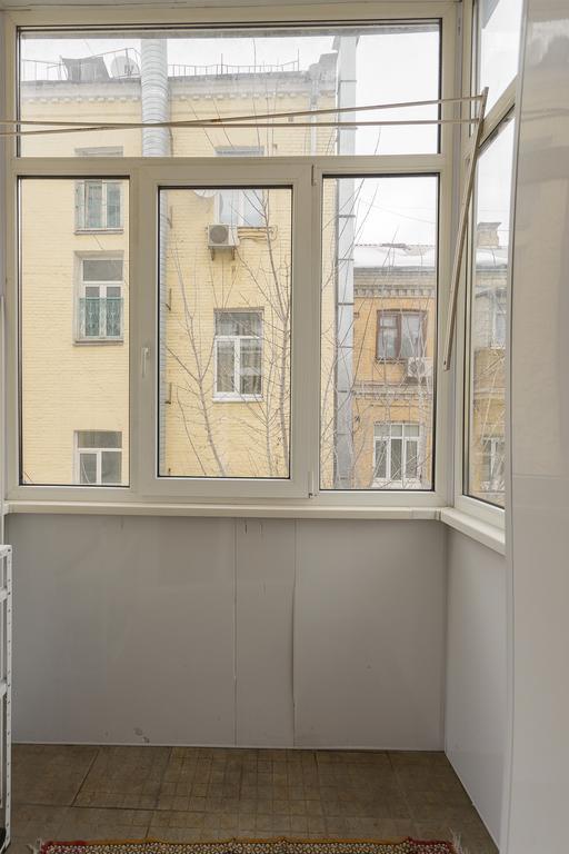 Простора 3 Кімнатна Біля Майдану Незалежності Apartment Kyiv Exterior photo